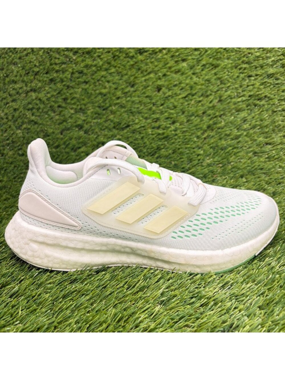 Adidas PureBoost 22 Mens Size 5.5 White Green Athletic Running Shoes Sneakers